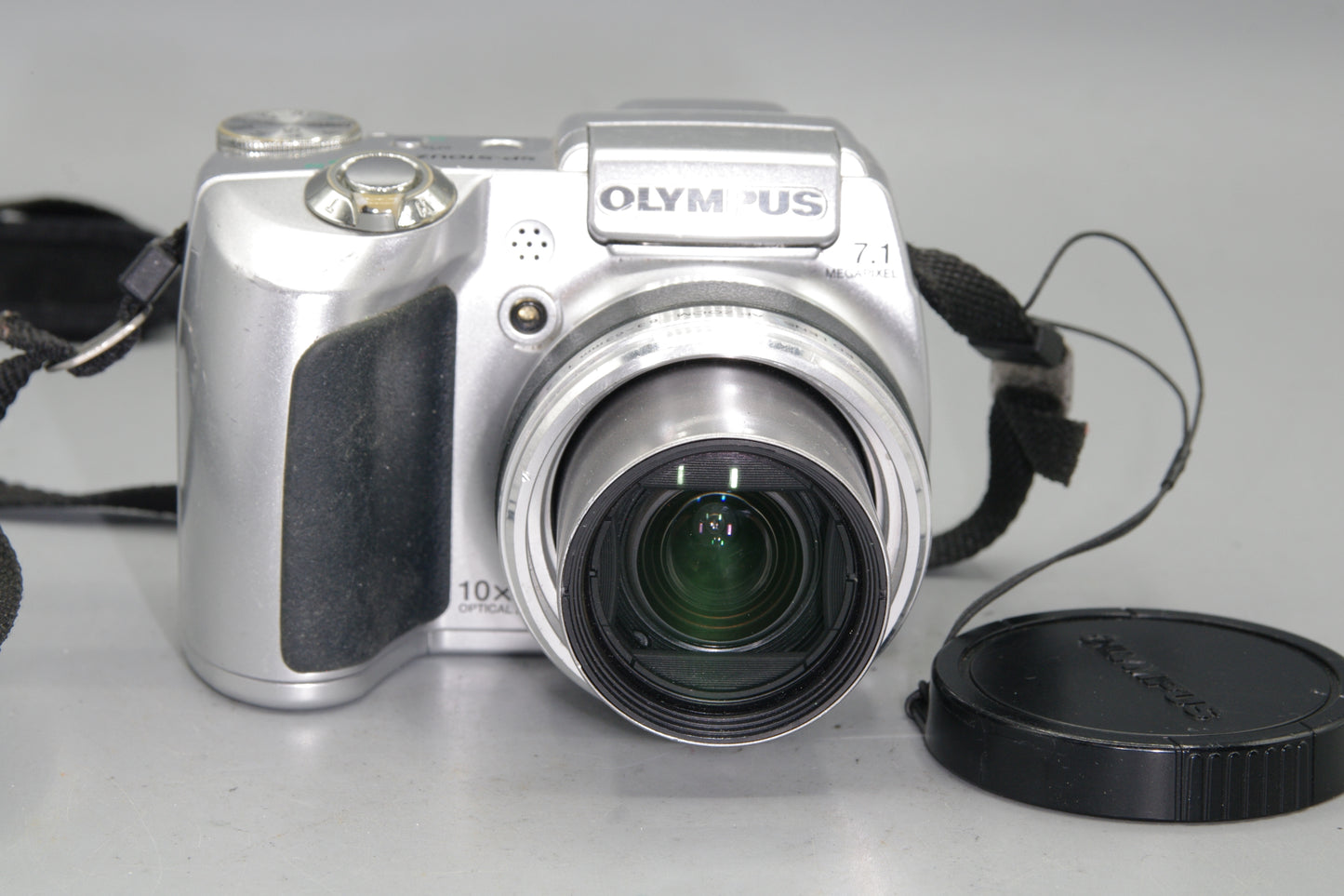 Olympus SP-510UZ 7.1MP 10X Zoom Digital Bridge Camera (AA Batteries)