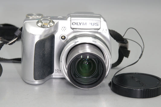 Olympus SP-510UZ 7.1MP 10X Zoom Digital Bridge Camera (AA Batteries)