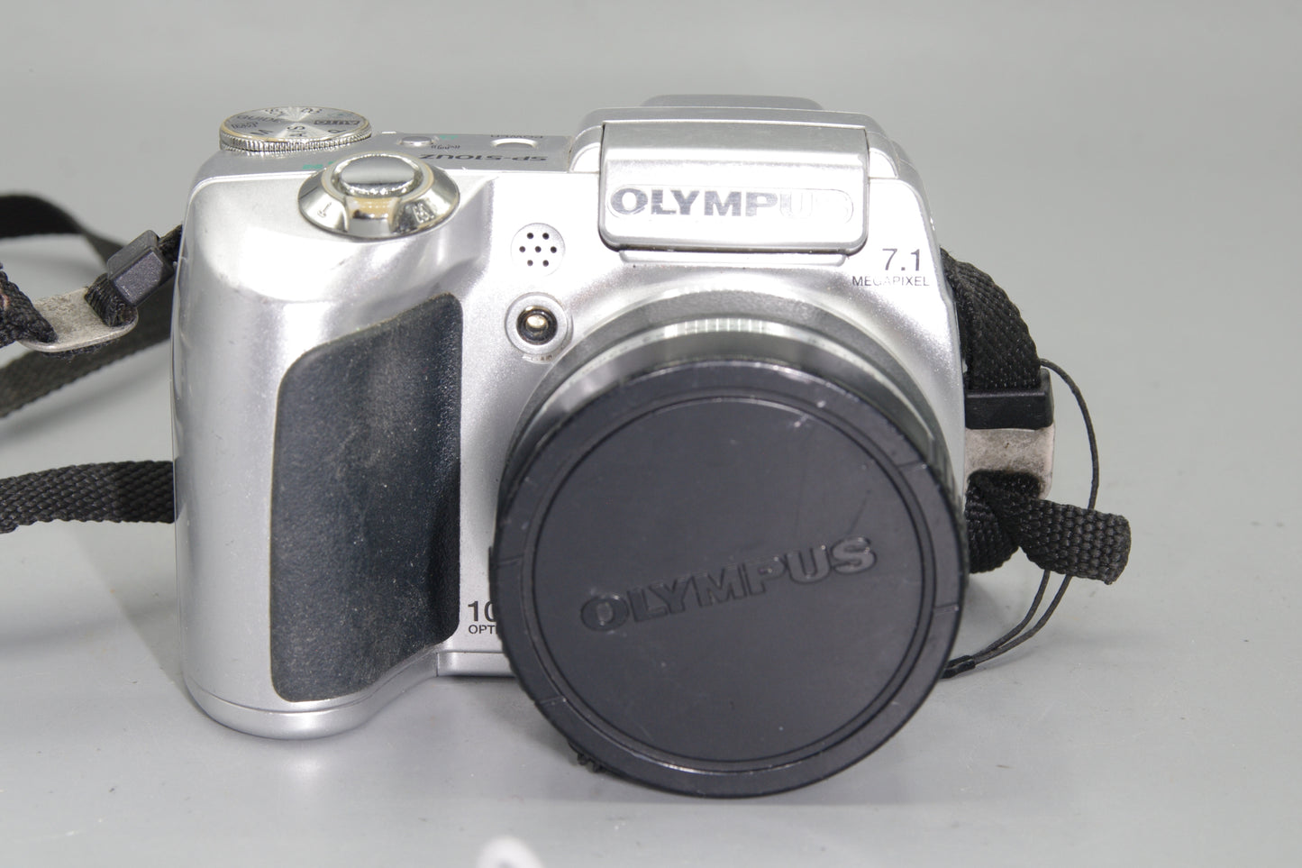 Olympus SP-510UZ 7.1MP 10X Zoom Digital Bridge Camera (AA Batteries)