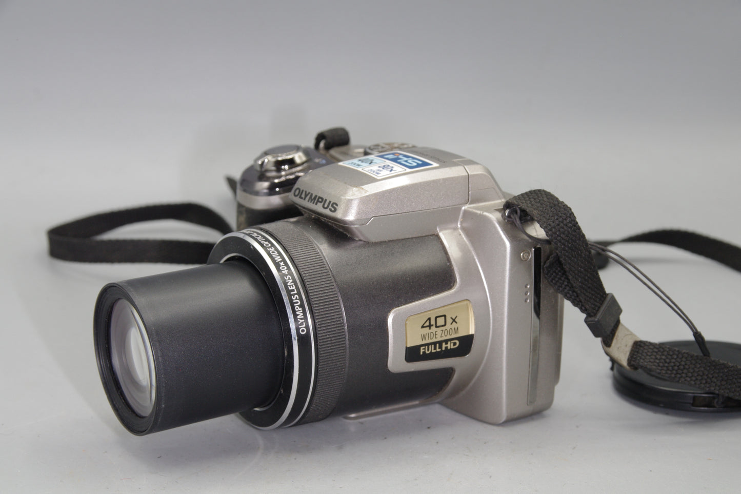 Olympus SP-820UZ 8MP 40X Zoom Digital  Bridge Camera (AA Batteries)