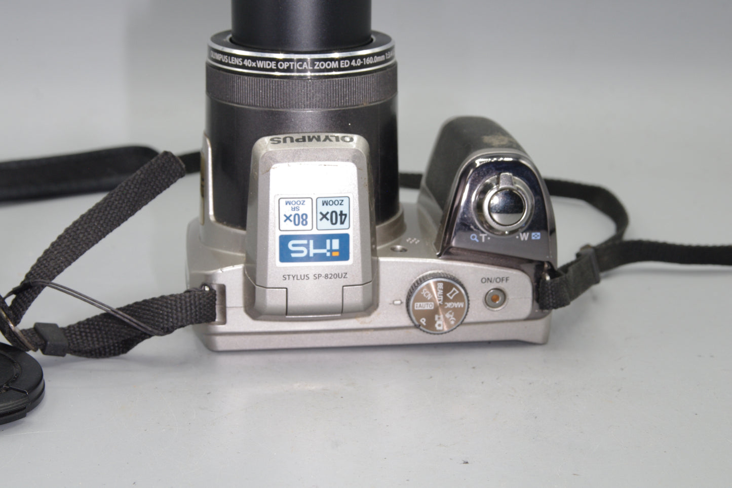 Olympus SP-820UZ 8MP 40X Zoom Digital  Bridge Camera (AA Batteries)