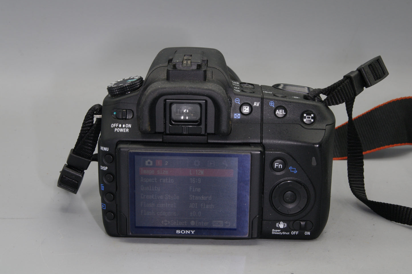 Sony Alpha A350 14.2MP DSLR  with 18-70mm Lens - Excellent Conditon