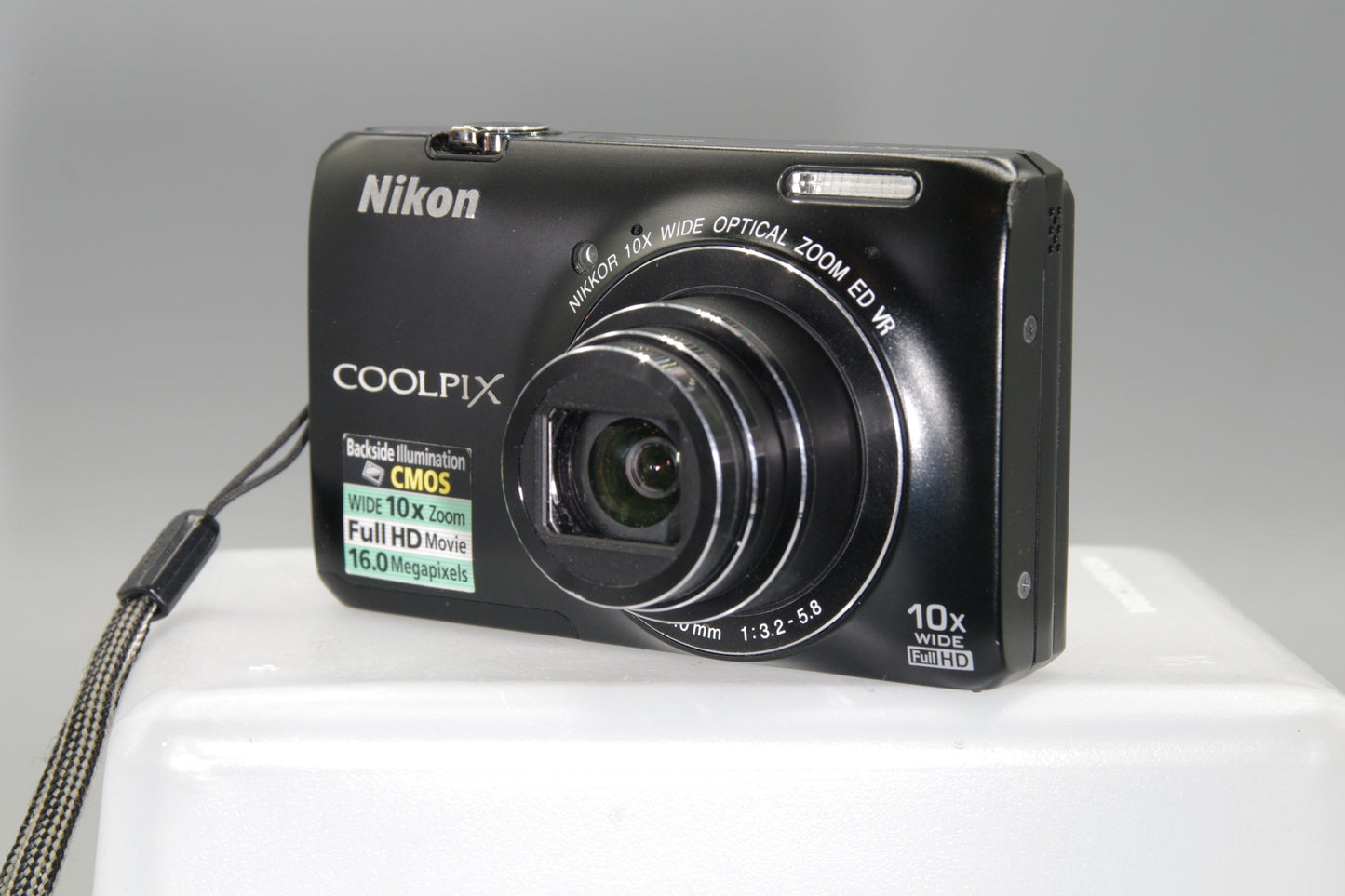 Nikon Coolpix S6300 16MP 10X Zoom Digital Camera - Excellent