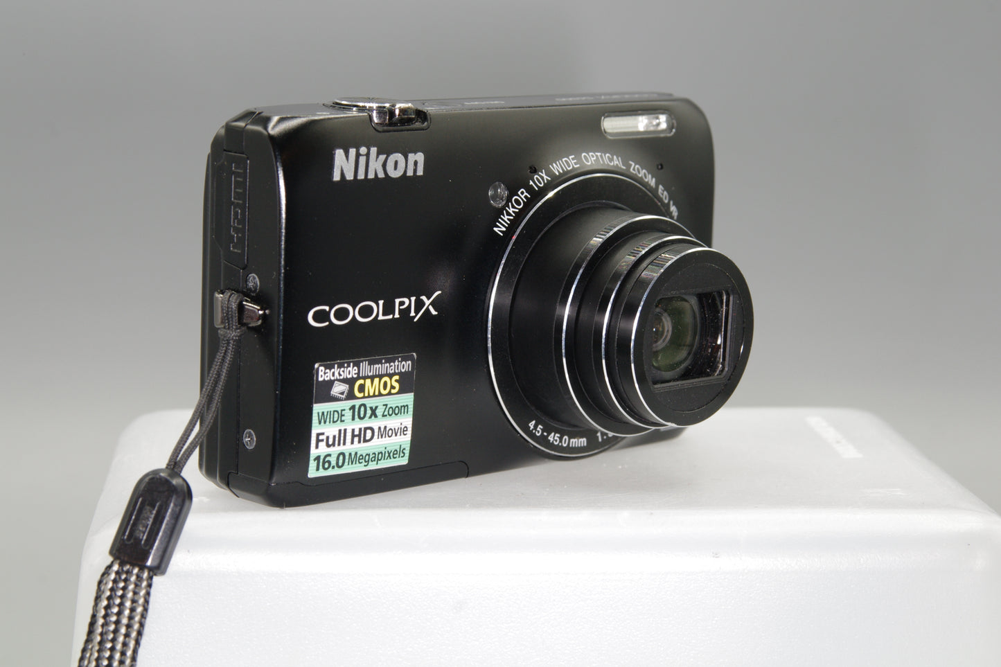 Nikon Coolpix S6300 16MP 10X Zoom Digital Camera - Excellent