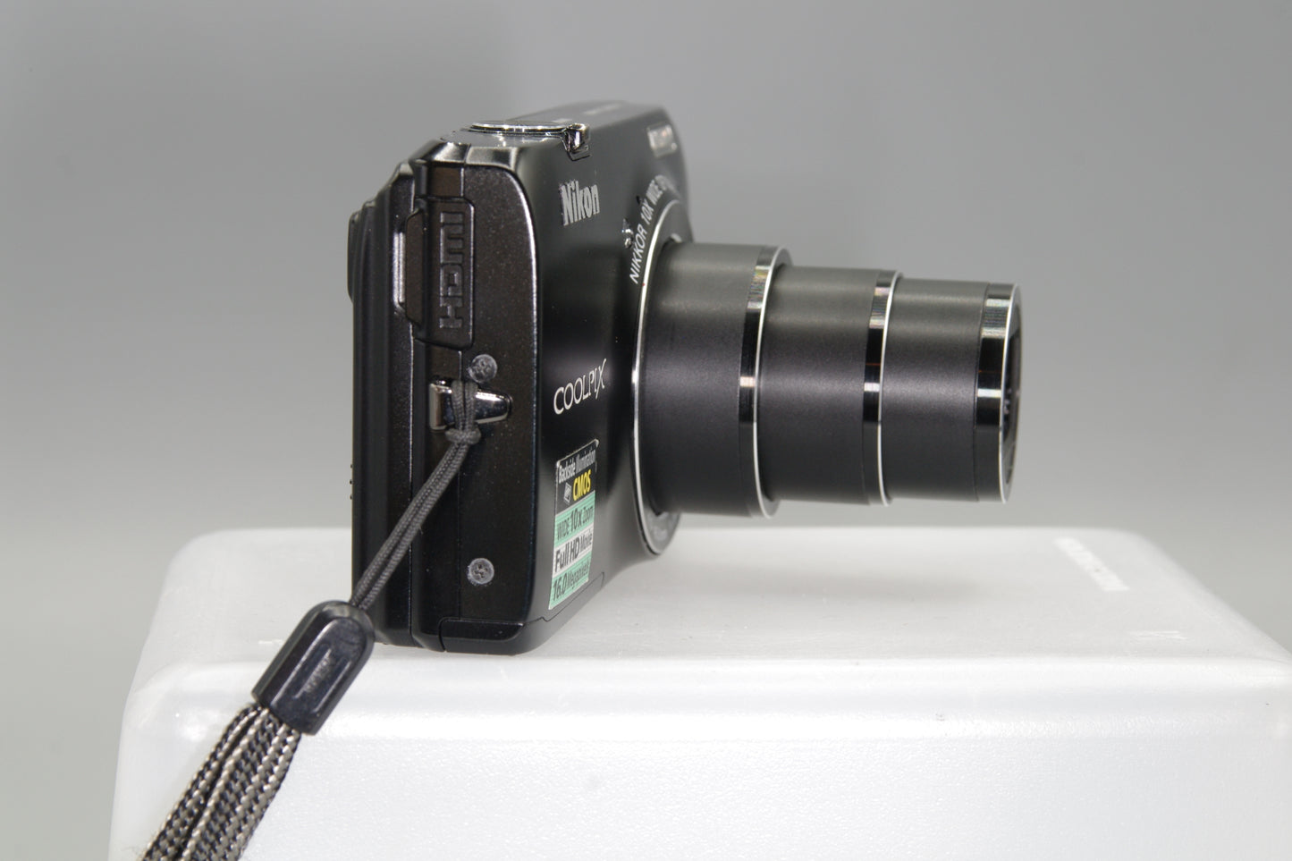 Nikon Coolpix S6300 16MP 10X Zoom Digital Camera - Excellent
