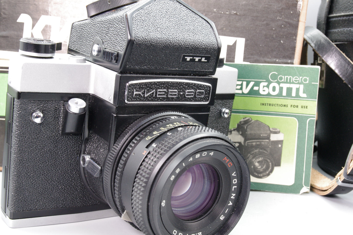 Kiev 60 Medium Format SLR + Volna‑3 80mm f/2.8 – TTL, WLF, Tubes, Case, Box