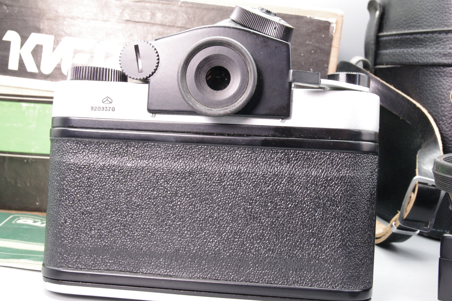 Kiev 60 Medium Format SLR + Volna‑3 80mm f/2.8 – TTL, WLF, Tubes, Case, Box