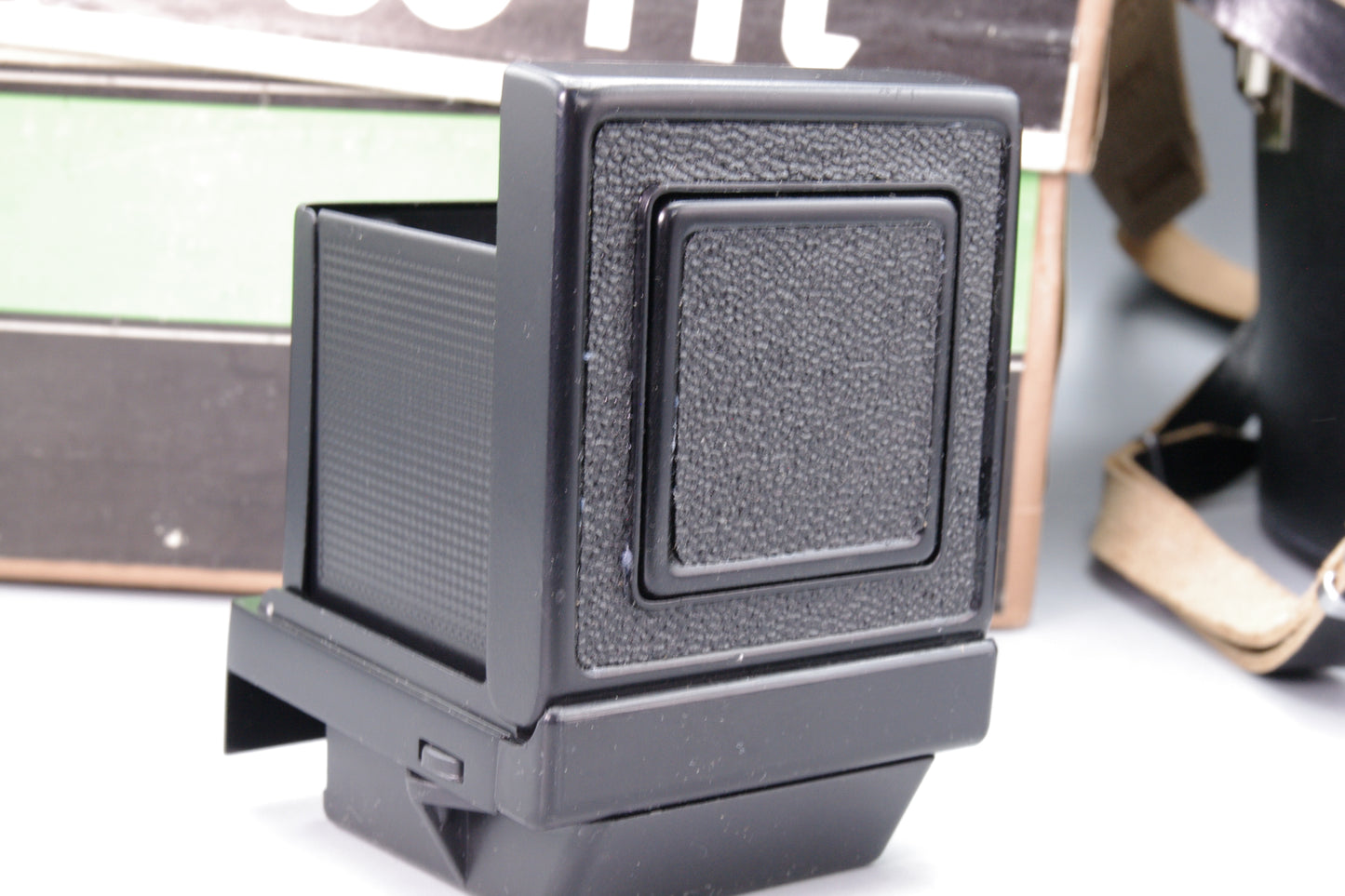 Kiev 60 Medium Format SLR + Volna‑3 80mm f/2.8 – TTL, WLF, Tubes, Case, Box