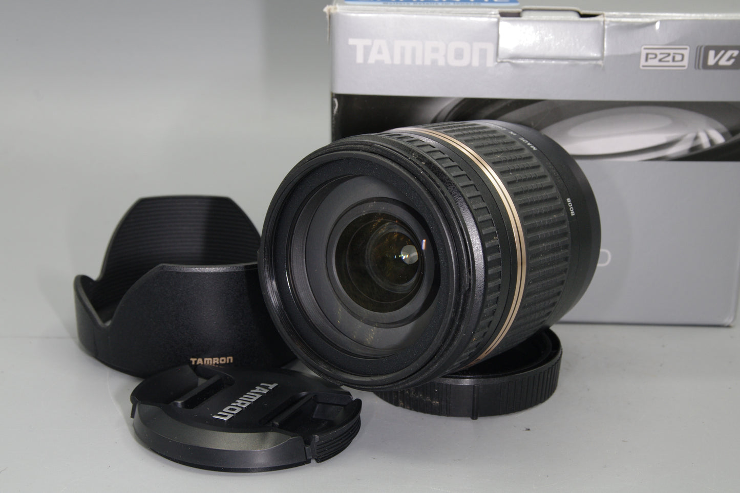 Tamron 18-270mm F/3.5-6.3 DiII Piezo Drive VC AF Lens - Canon EF-S Mount