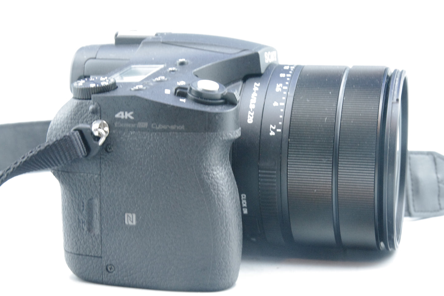 Sony Cyber‑shot DSC-RX10M4 / RX10 IV – Boxed – Mint  + Charger/Batteries