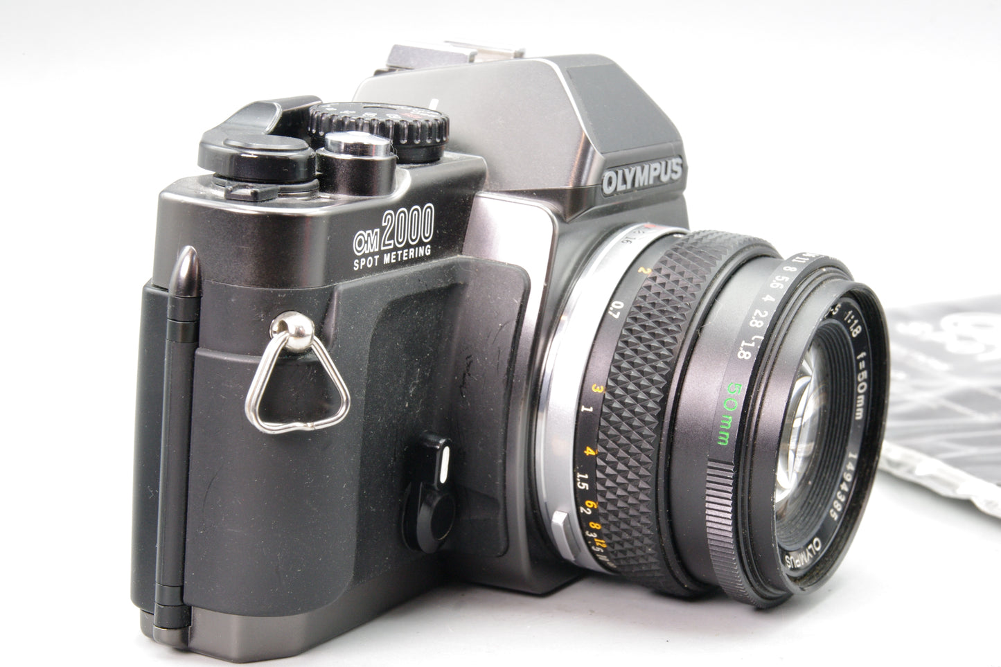 Olympus OM2000 SLR with 50mm f/1.8 Auto‑S Lens – Spot Metering – Excellent