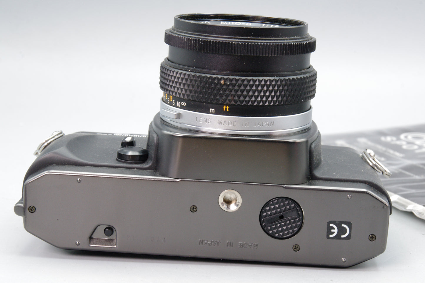 Olympus OM2000 SLR with 50mm f/1.8 Auto‑S Lens – Spot Metering – Excellent