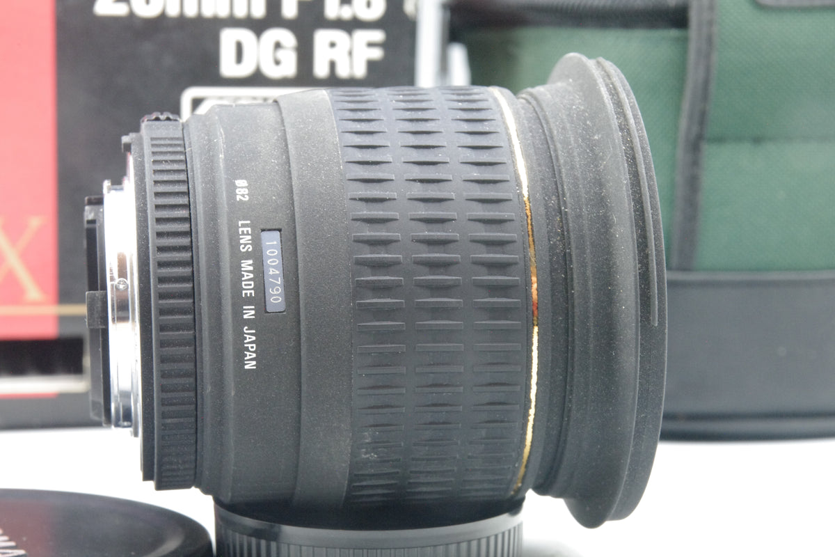Sigma 20mm f/1.8 EX DG Lens – Nikon F Mount – Edge Fungus –Box / Case