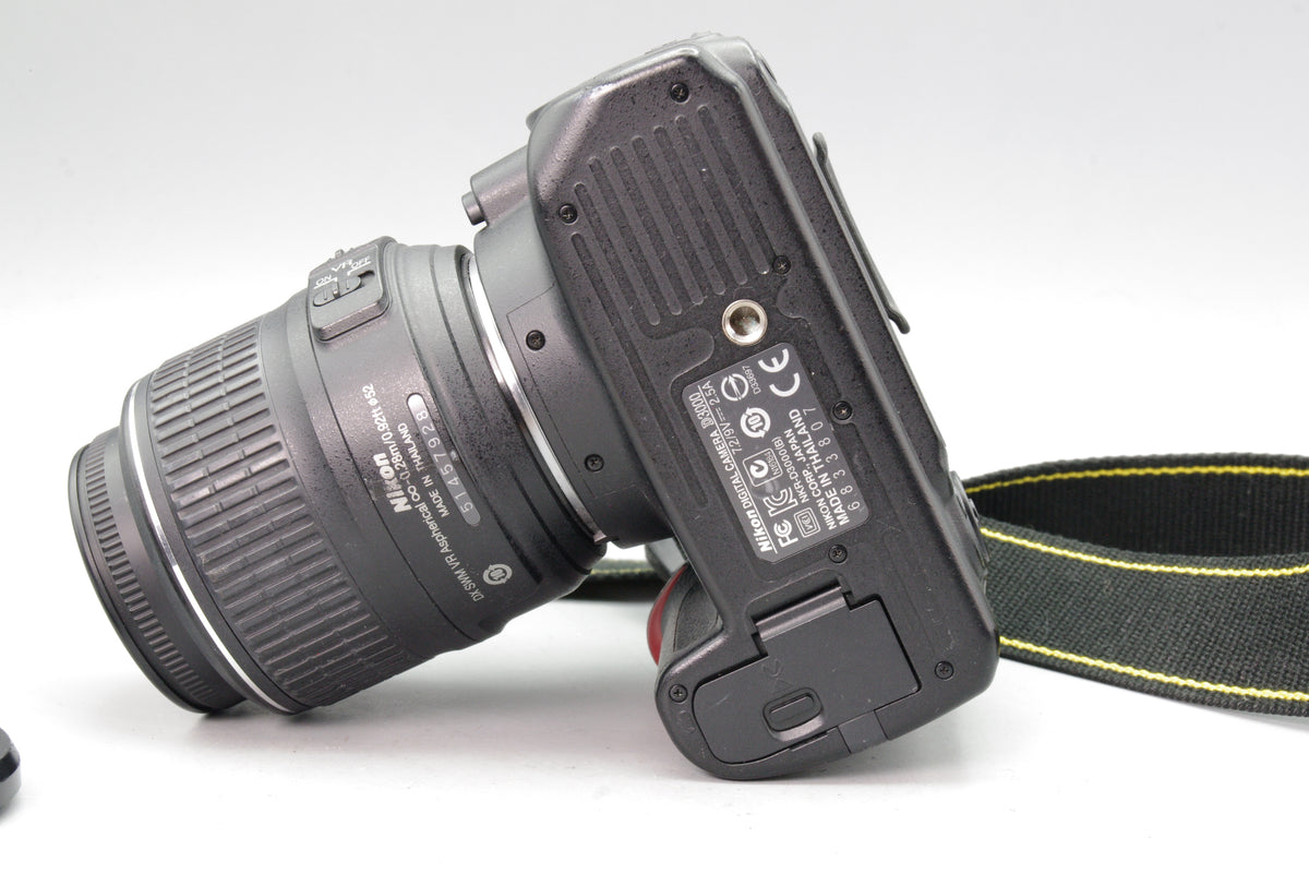 Nikon D3000 10.2MP DSLR with 18‑55mm VR Lens – S/C 5671 – Excellent Condition