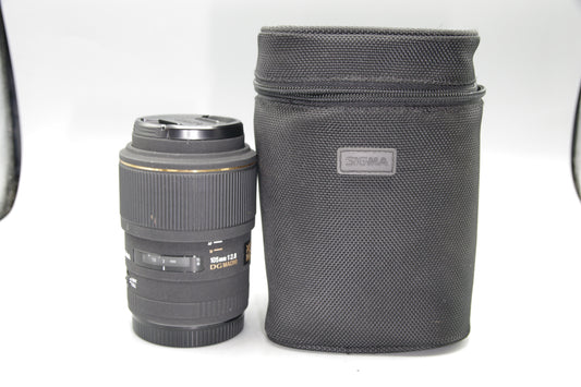 Sigma 105mm F/2.8 DG Macro Lens with Caps and case - Canon EF Mount