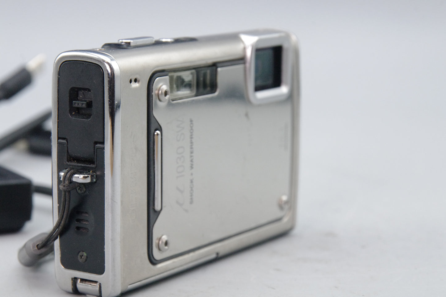 Olympus MJU 1030SW Compact Digital Camera – Tested – USB Charger – Very Good