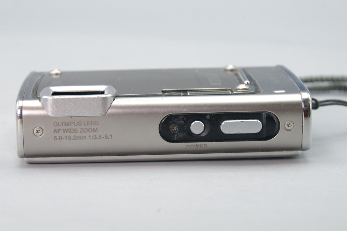 Olympus MJU 1030SW Compact Digital Camera – Tested – USB Charger – Very Good
