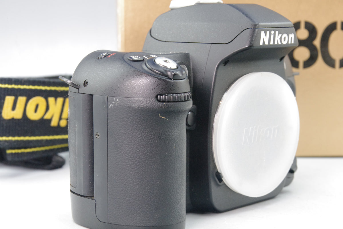 Nikon F80 35mm Film SLR – Boxed – Very Nice Condition – Minor Tackiness to Back