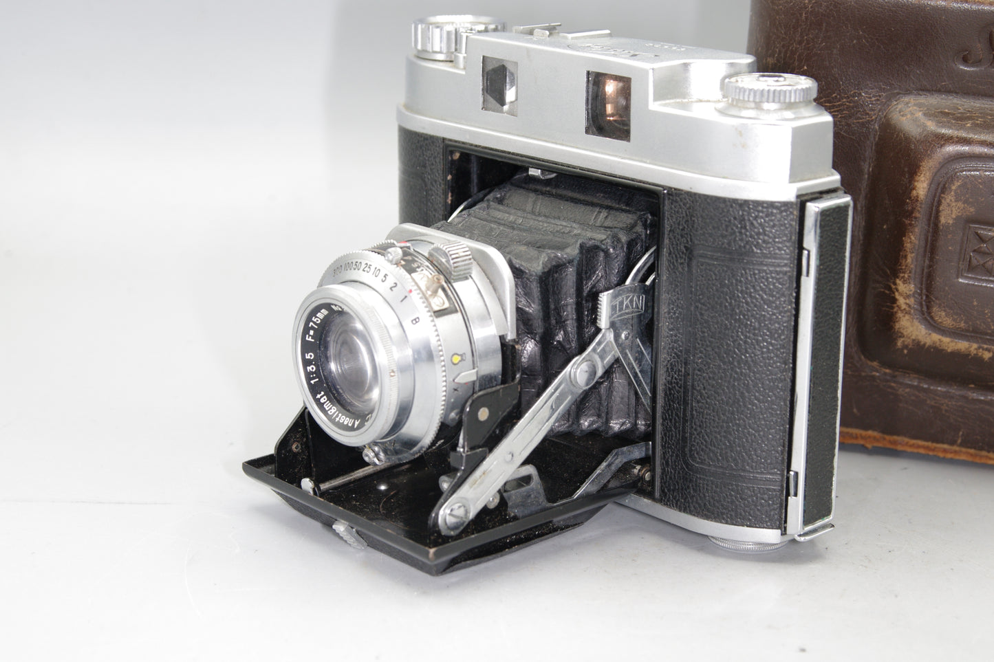 Very Rare Takane Sisley 3A Folding Rangefinder Camera with 75mm F/3.5 Lens and Case