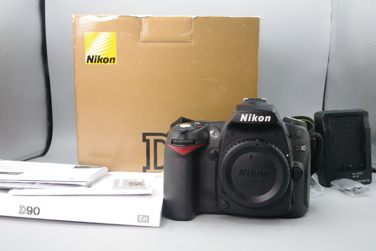 Nikon D90 12.3MP DSLR Boxed – S/C 53792 – Battery & Charger – Excellent