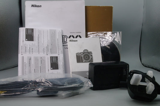 Nikon D90 12.3MP DSLR Boxed – S/C 53792 – Battery & Charger – Excellent