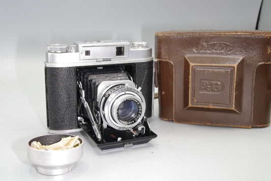 Takane Sisley 2A Folding Rangefinder Camera with 75mm F/3.5 Lens and Case