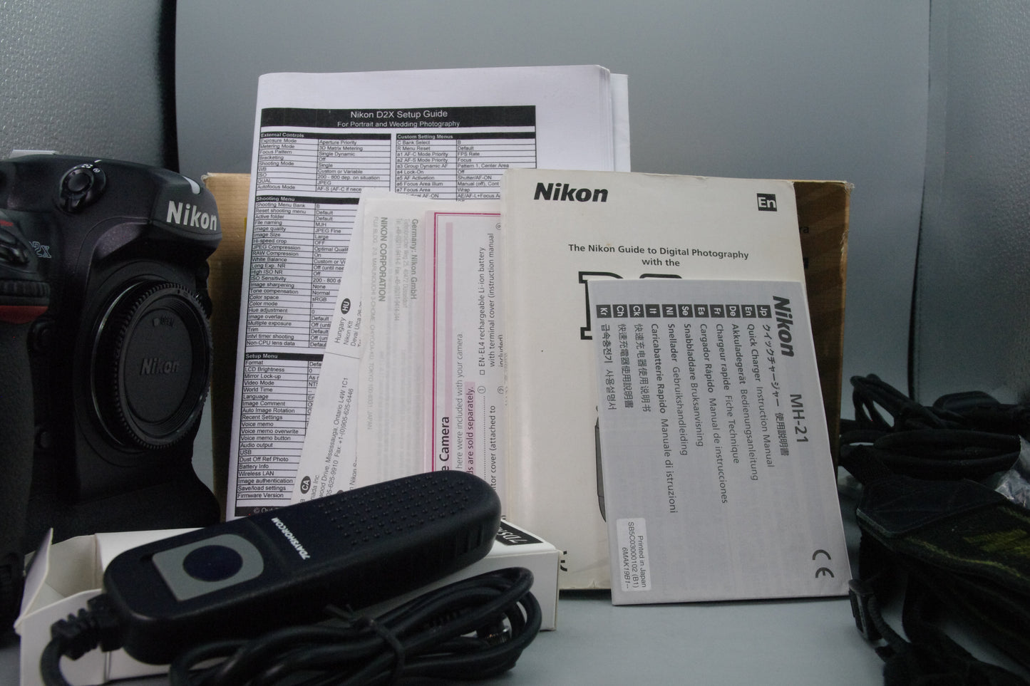 Nikon D2X DSLR Camera – Boxed – S/C 17049 – Battery & Charger – Excellent Pro Body