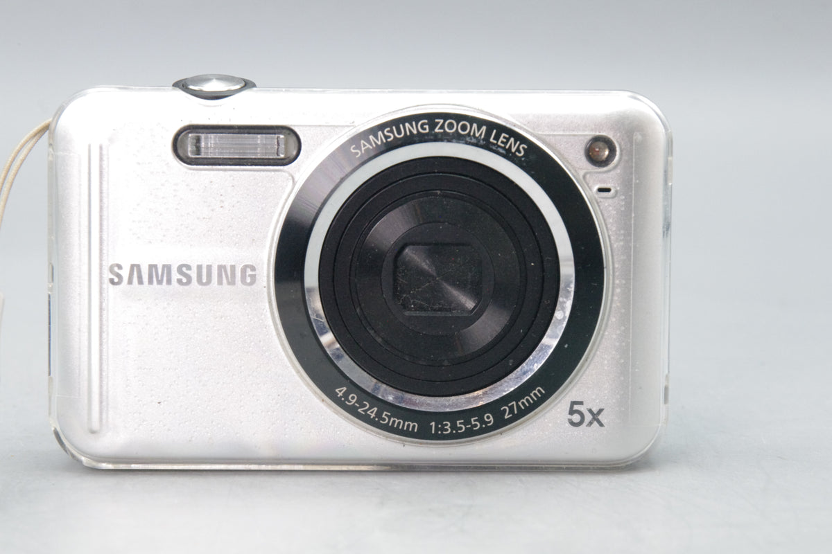 Samsung ES78 14.2MP Digital Camera – Tested – Battery Door Clip Broken – Working