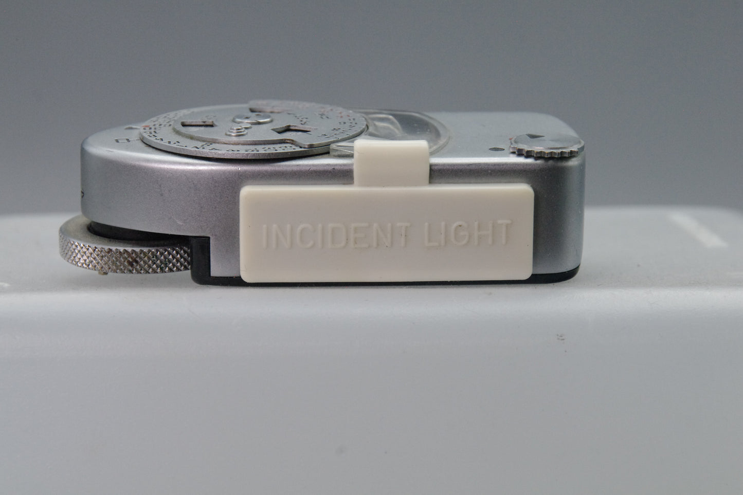 Leica Meter MC – Reacts to Light  – Very Good