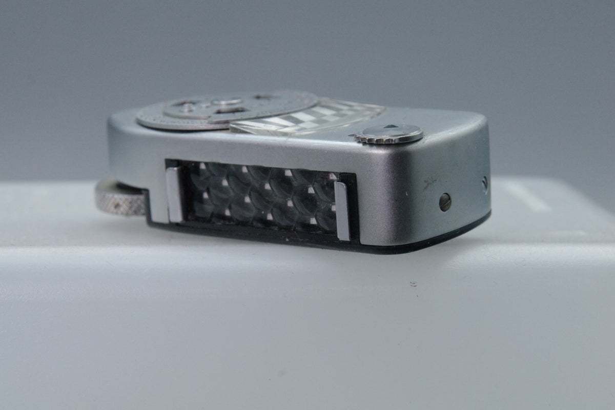 Leica Meter MC – Reacts to Light  – Very Good