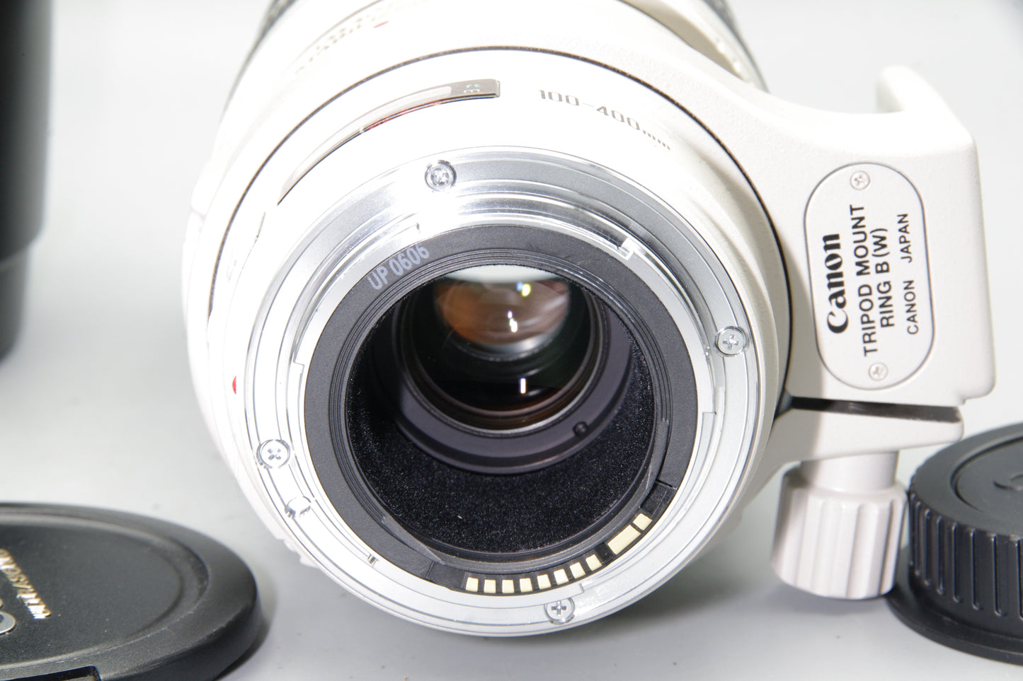 Canon EF 100-400mm f/4.5-5.6L IS USM Telephoto Zoom Lens  - Excellent