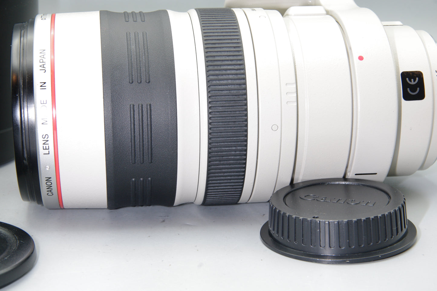 Canon EF 100-400mm f/4.5-5.6L IS USM Telephoto Zoom Lens  - Excellent