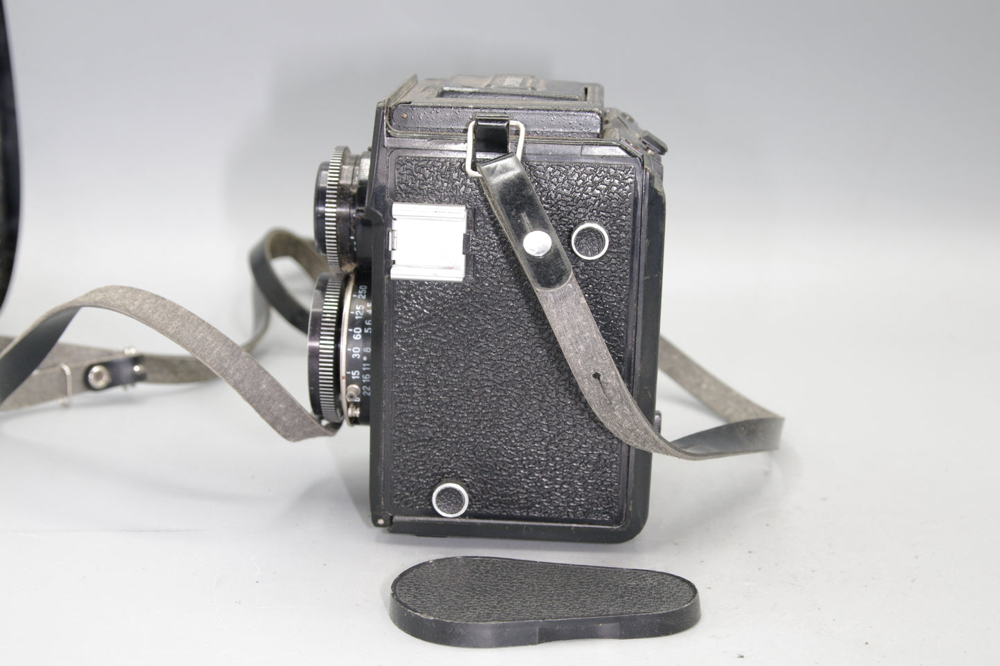 Lubitel 166B LOMO 120 TLR Camera – 75mm f/4.5 Lens, Medium Format, VGC