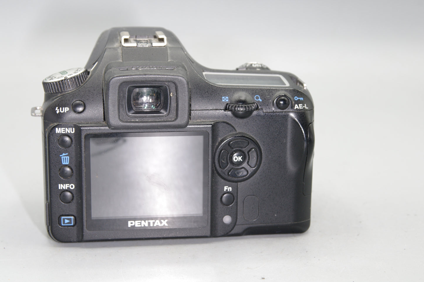 Pentax K110D 6.1MP DSLR - Uses AA Batteries