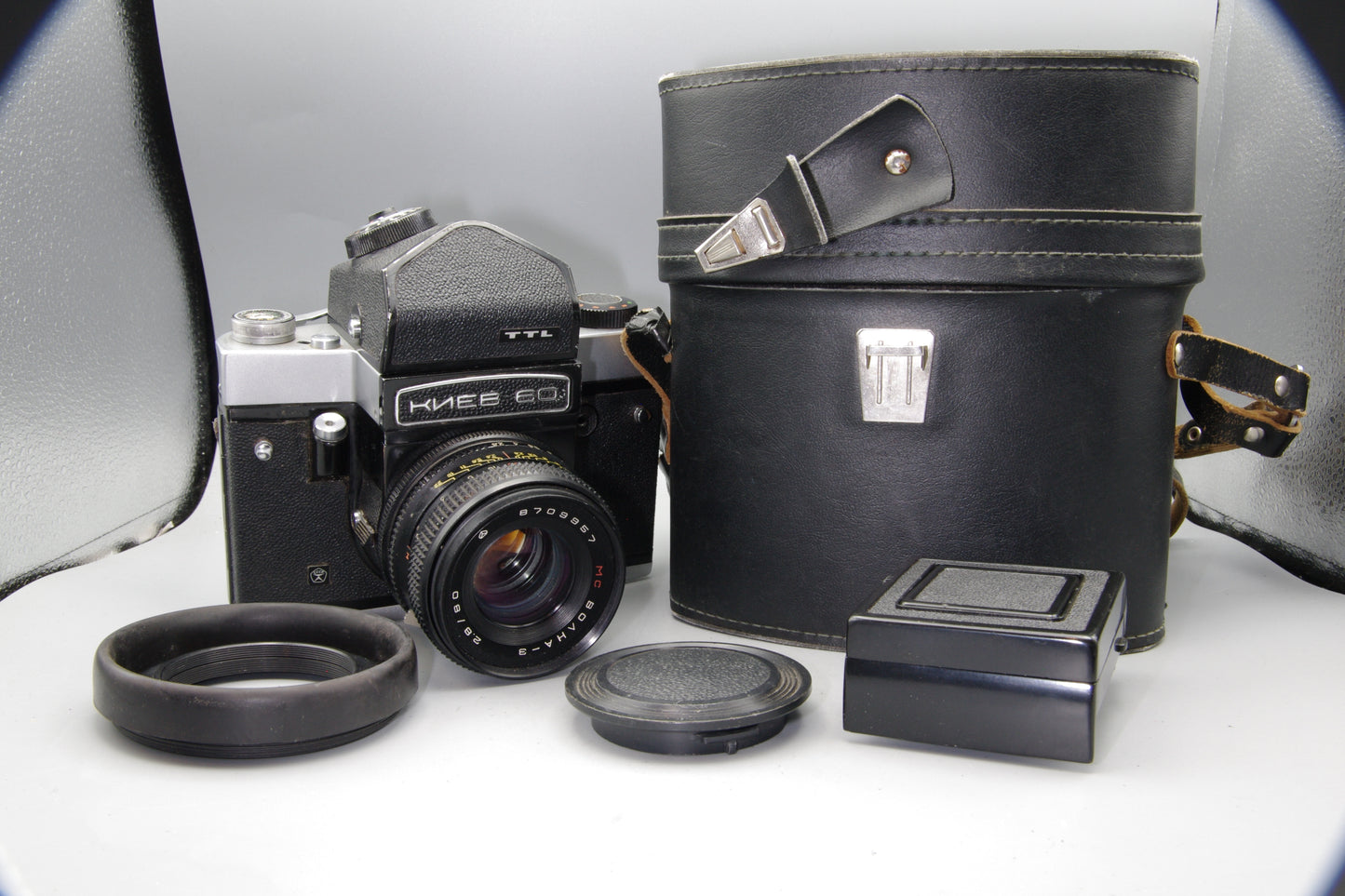 Kiev 60 6x6 Medium Format Camera with Volna‑3 80mm f/2.8 Lens – Working