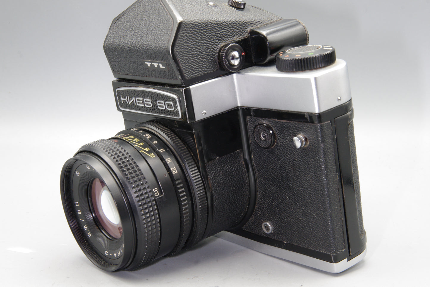 Kiev 60 6x6 Medium Format Camera with Volna‑3 80mm f/2.8 Lens – Working
