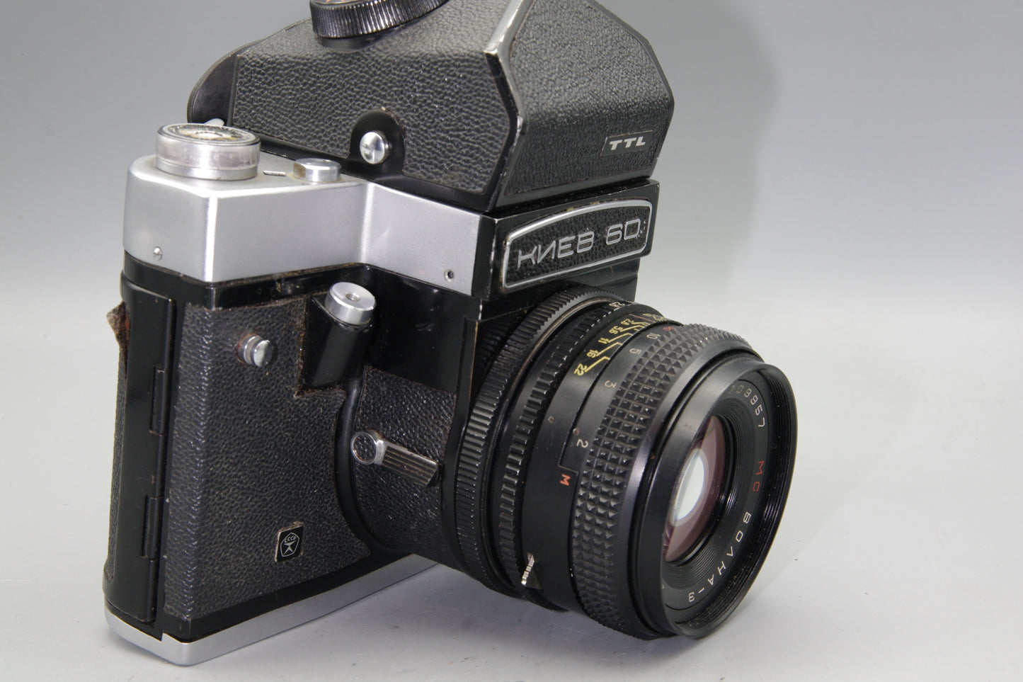 Kiev 60 6x6 Medium Format Camera with Volna‑3 80mm f/2.8 Lens – Working