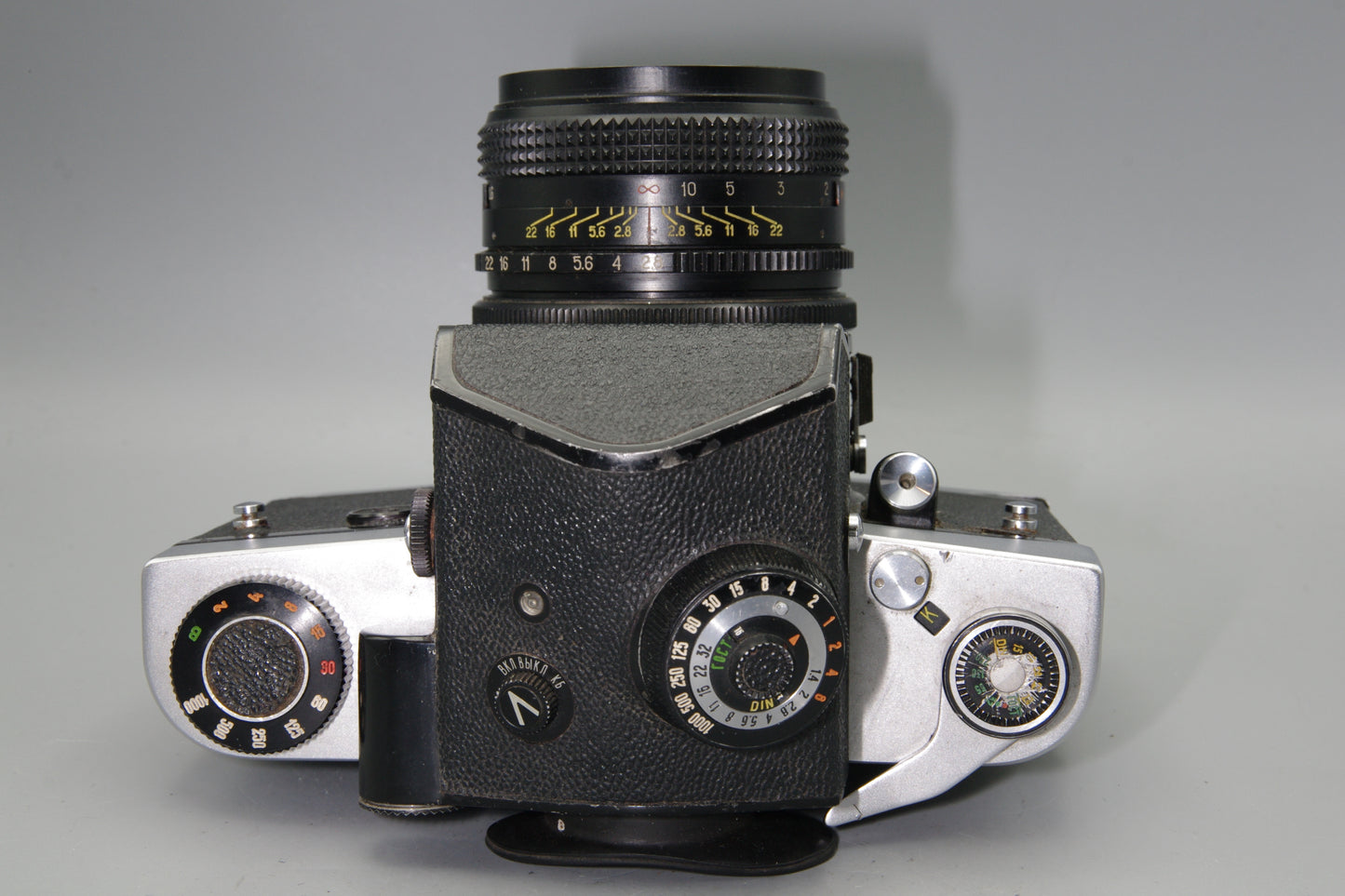 Kiev 60 6x6 Medium Format Camera with Volna‑3 80mm f/2.8 Lens – Working