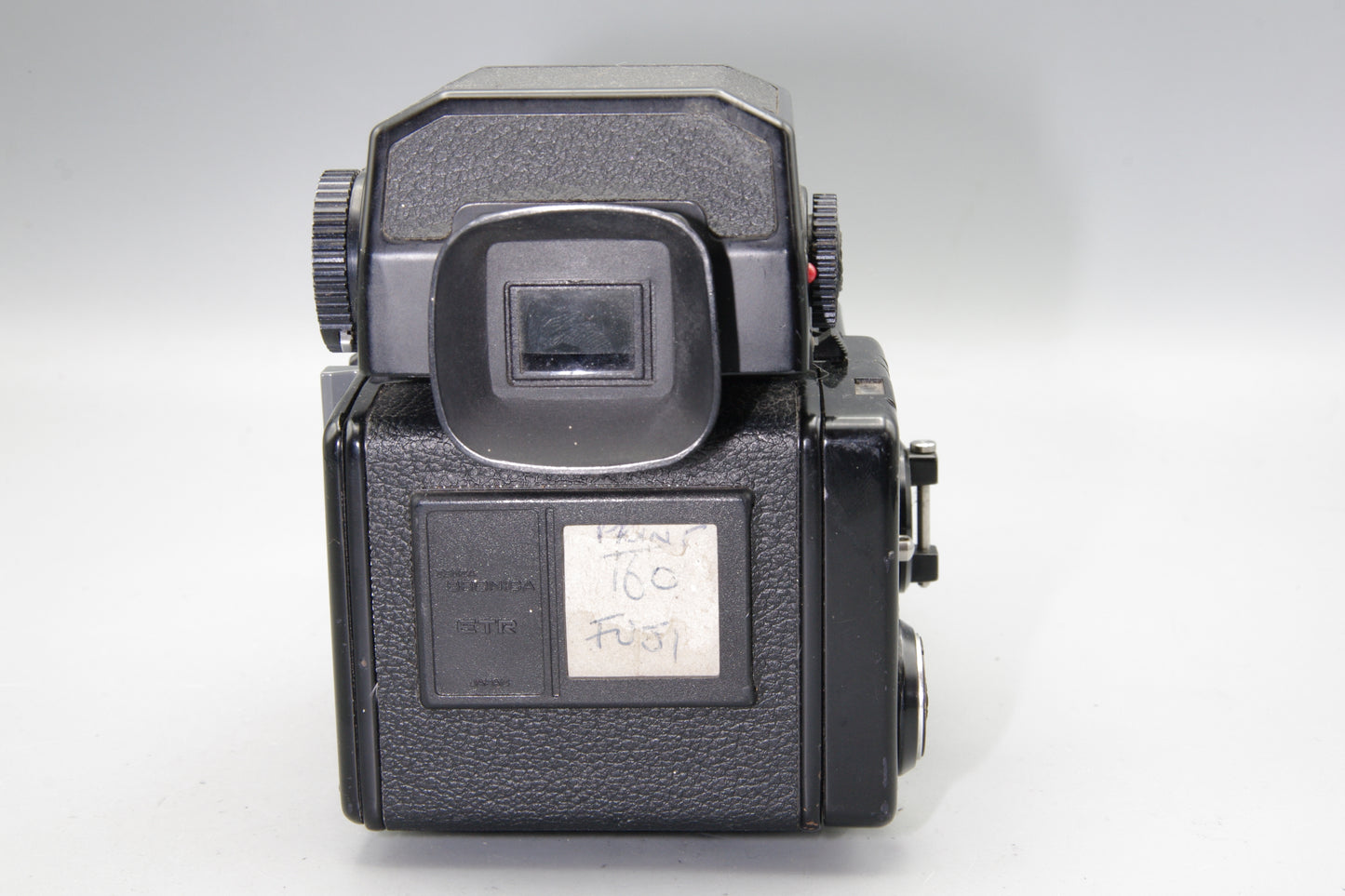 Bronica ETR‑Si 645 Camera with 40mm f/4 Lens and AE‑II Finder – Tested