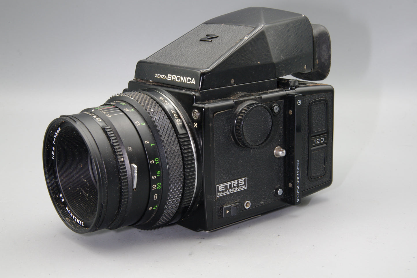 Bronica ETRS 645 Camera with 75mm f/2.8 Lens and Prism Finder  – Working Kit