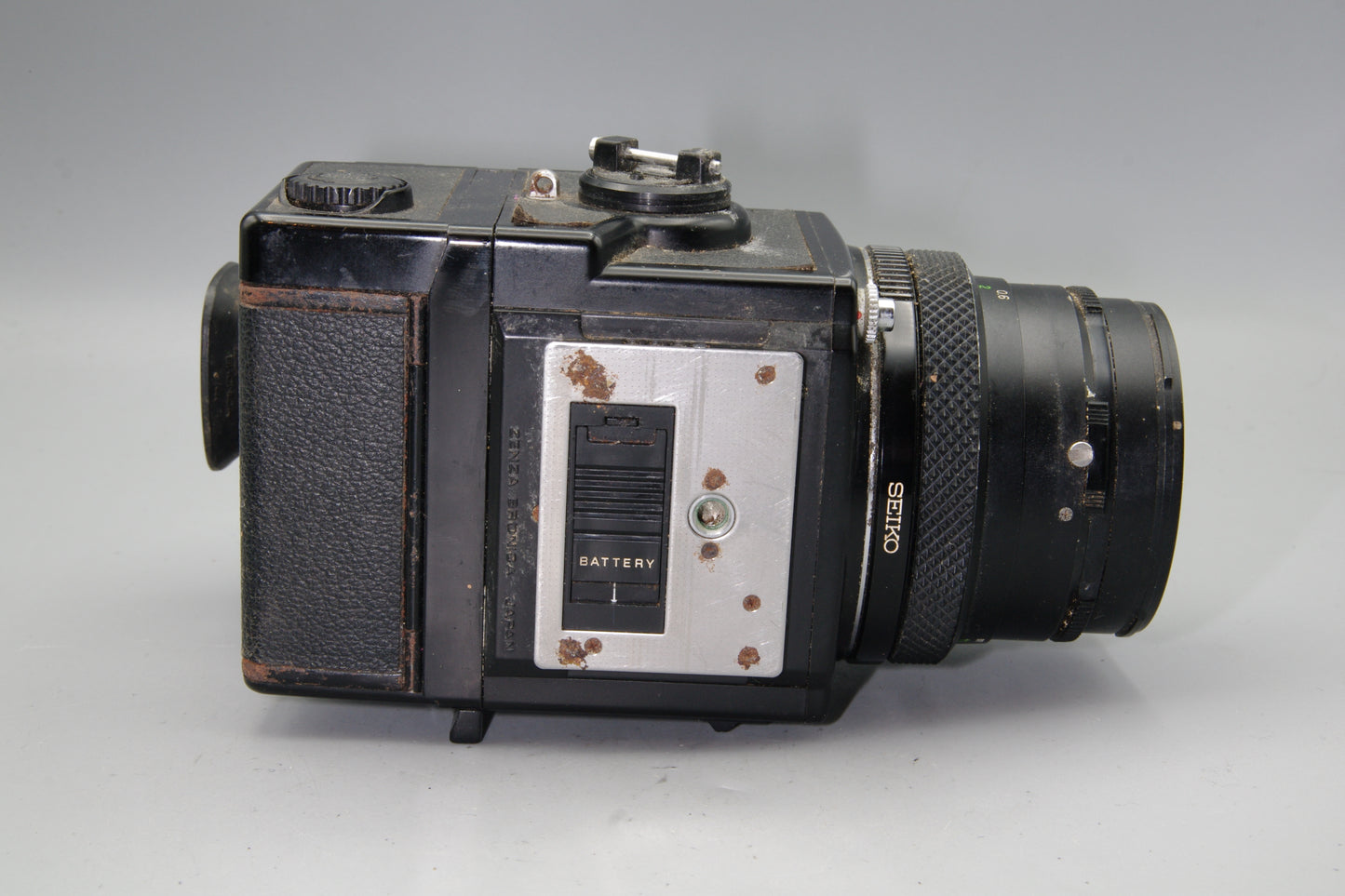Bronica ETRS 645 Camera with 75mm f/2.8 Lens and Prism Finder  – Working Kit