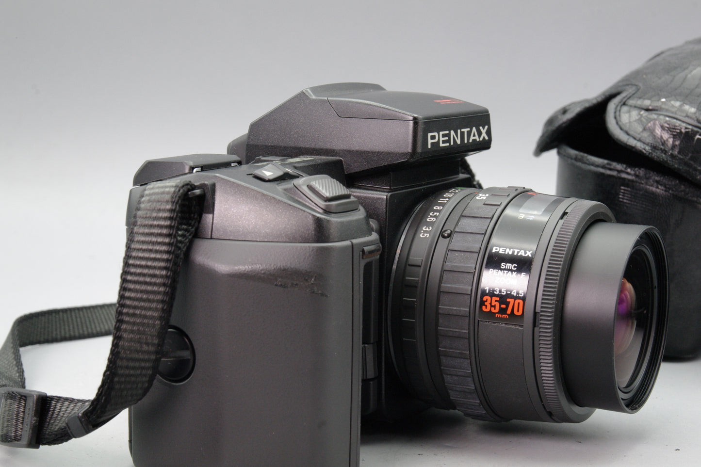 Pentax SFXn 35mm SLR with 35‑70mm Power Zoom Lens & Case – Tested – VGC