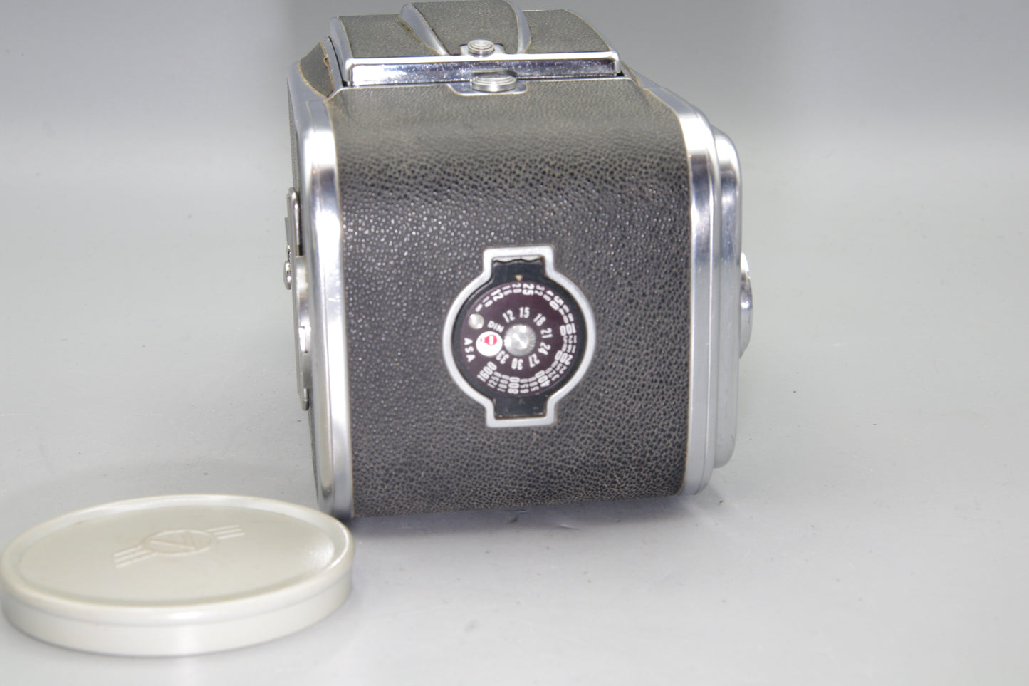 Hasselblad 500C Kit – Planar 80mm, Waist Level Finder, 120 Back