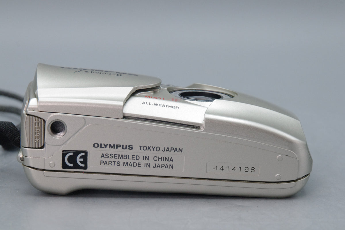 Olympus MJU II Champagne 35mm Camera with 35mm f2.8 Lens Excellent