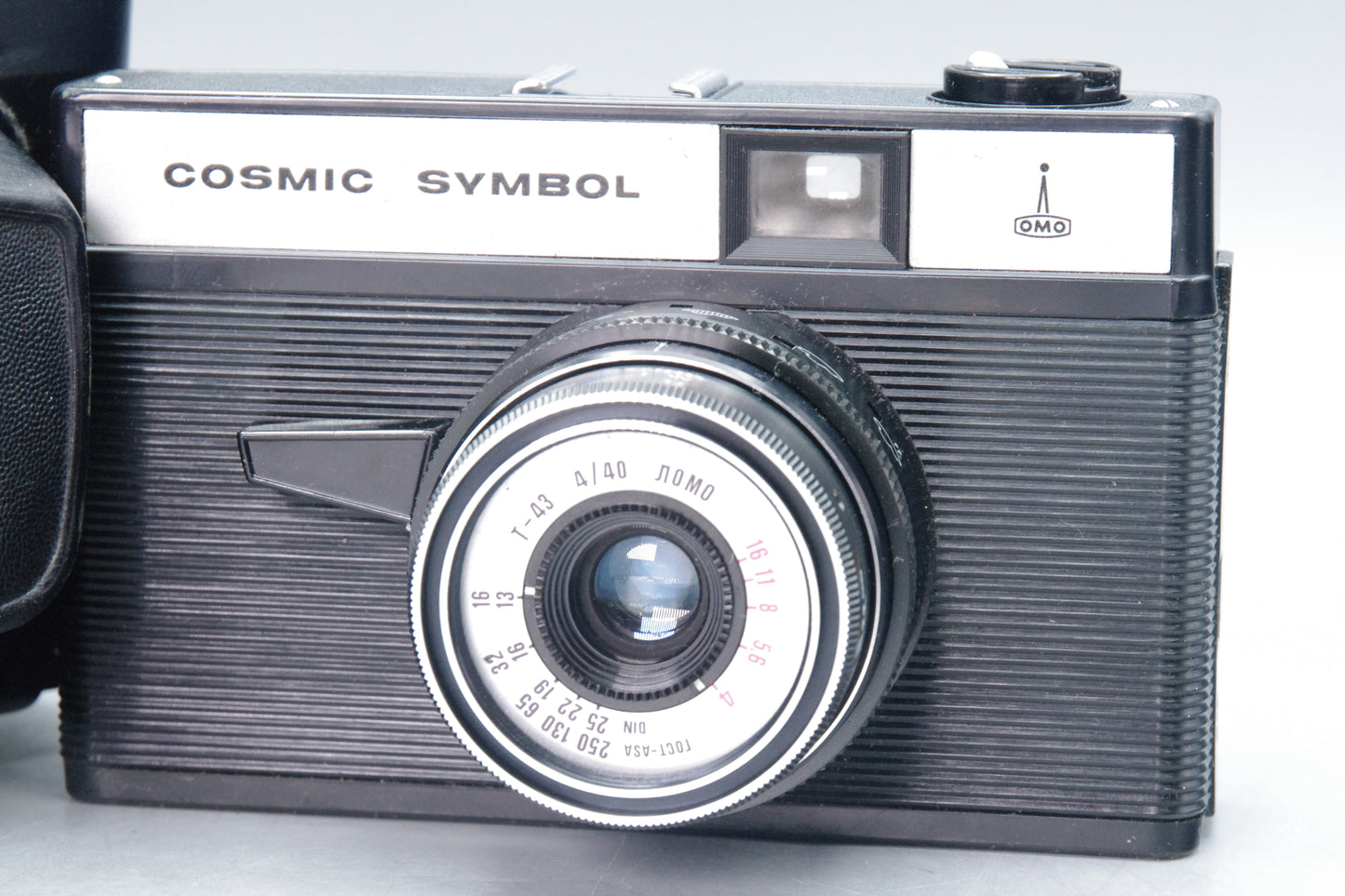 Lomo Cosmic Symbol OMO 35mm Film Camera 40mm f/4 Lens with Case – Excellent