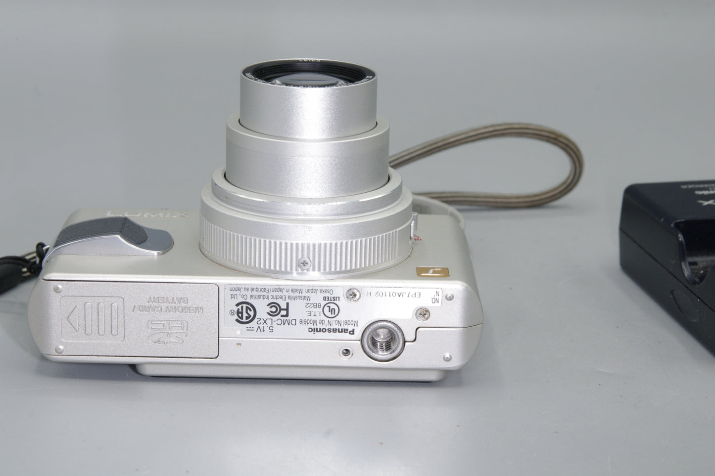 Panasonic Lumix DMC-LX2 10.2MP Camera & Charger