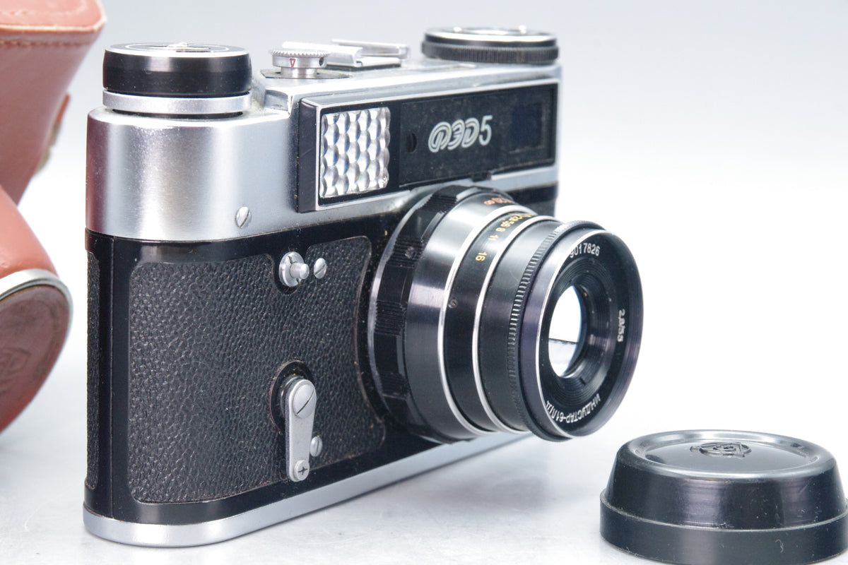 Soviet KMZ FED‑5 35mm Rangefinder with 55mm f/2.8 Lens & Case – Excellent