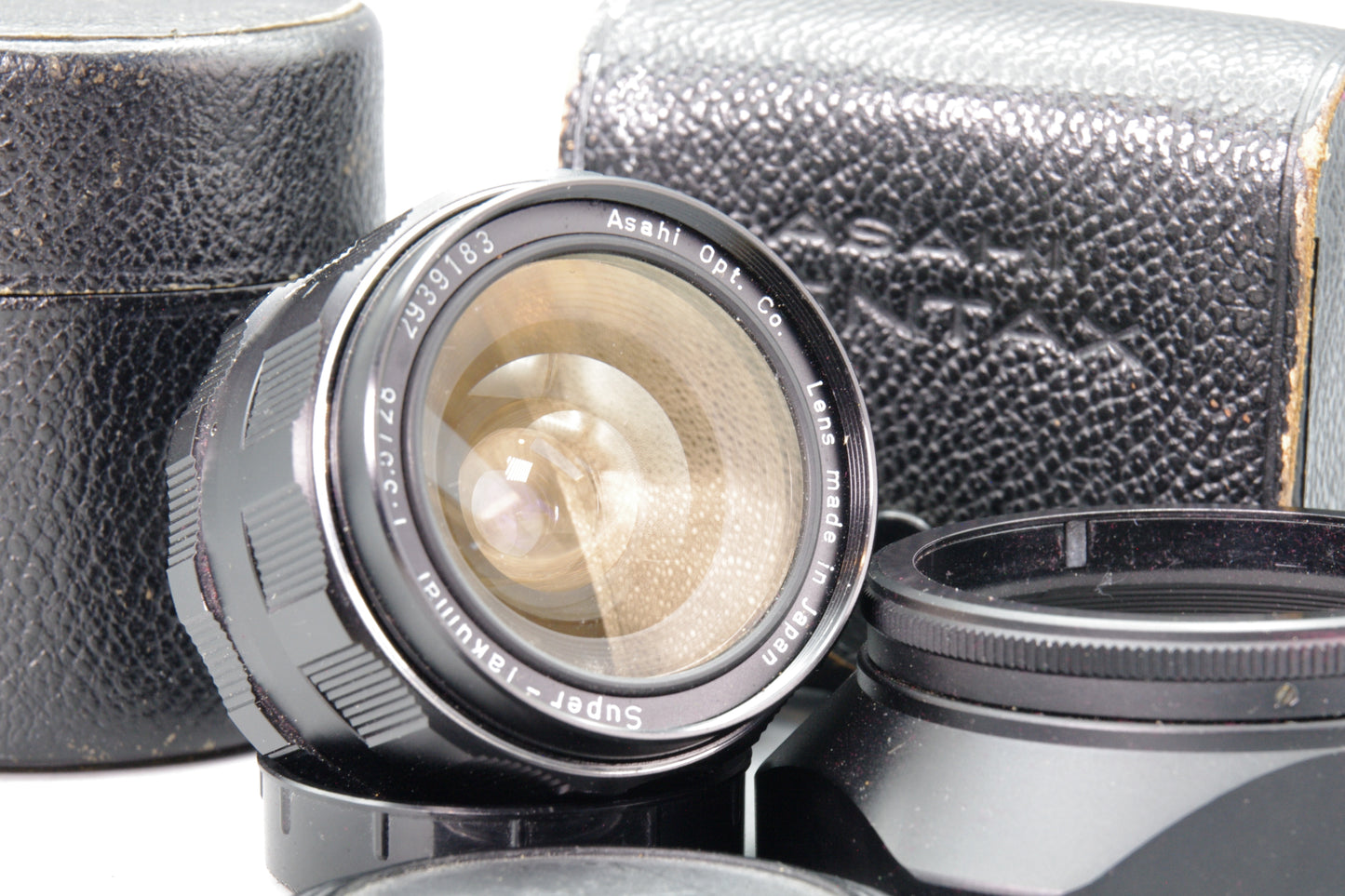 Asahi Super‑Takumar 28mm f/3.5 Lens – M42 Mount – Caps, Hood & Cases – Excellent