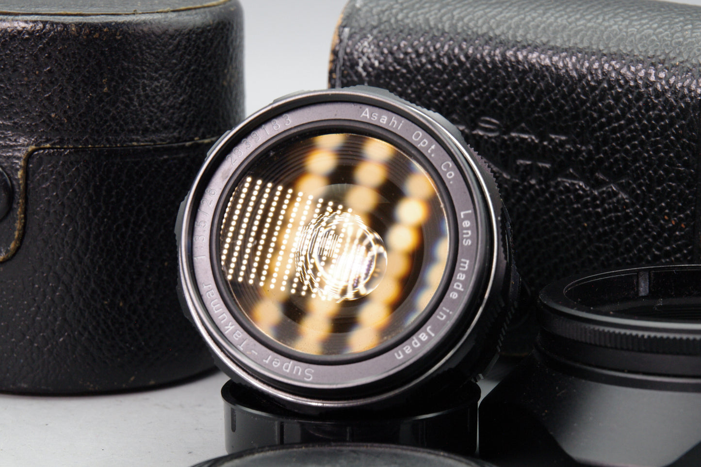 Asahi Super‑Takumar 28mm f/3.5 Lens – M42 Mount – Caps, Hood & Cases – Excellent