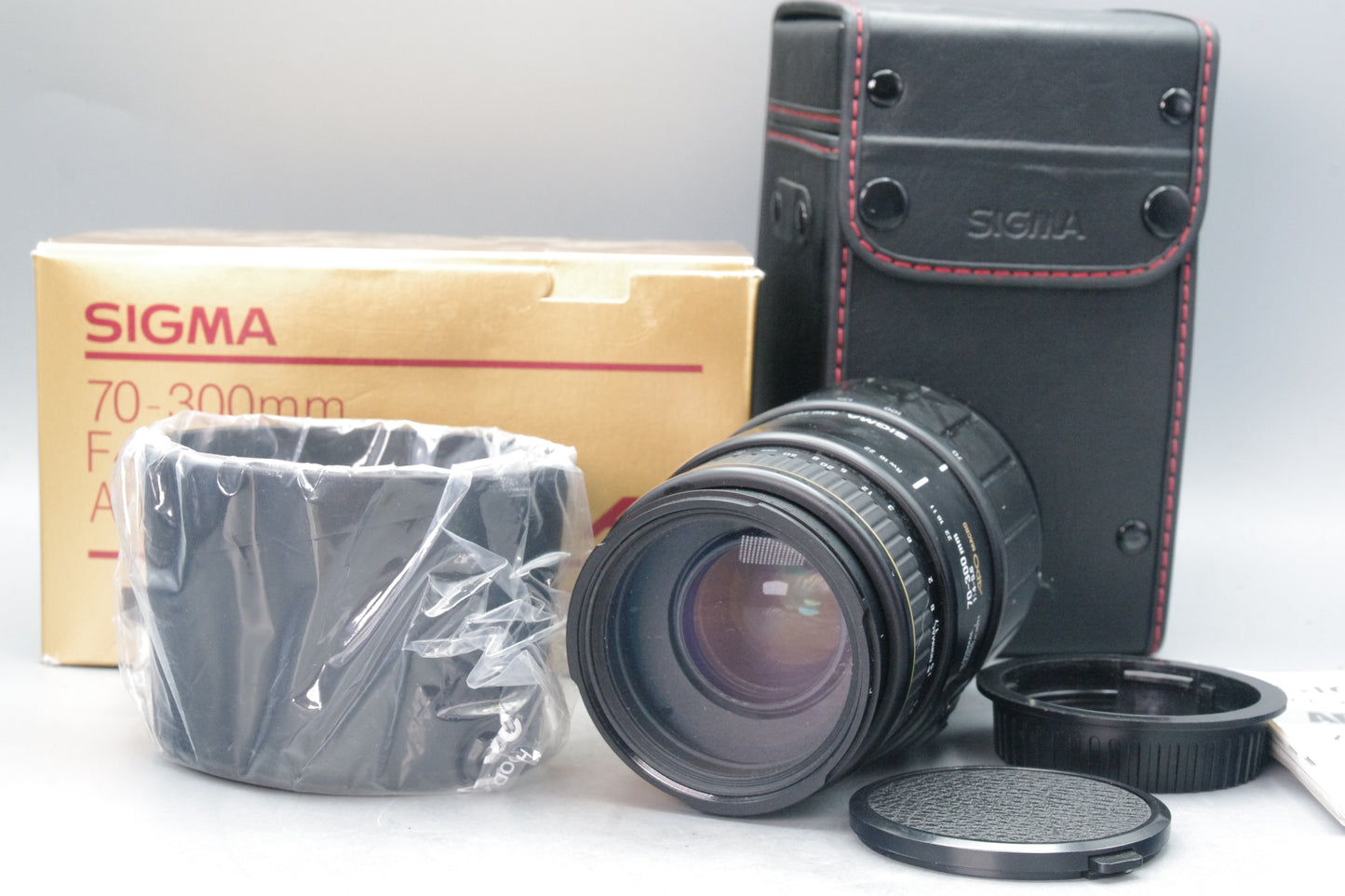 Sigma 70–210mm f/4–5.6 APO Macro Zoom Lens – Canon EF – Boxed with Hood &amp; Caps